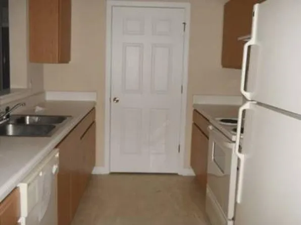 5102 Fairington Village Dr, Lithonia, GA 30038