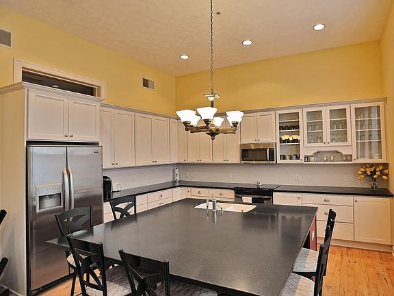 3rd image of 9 S 3rd St Unit 202