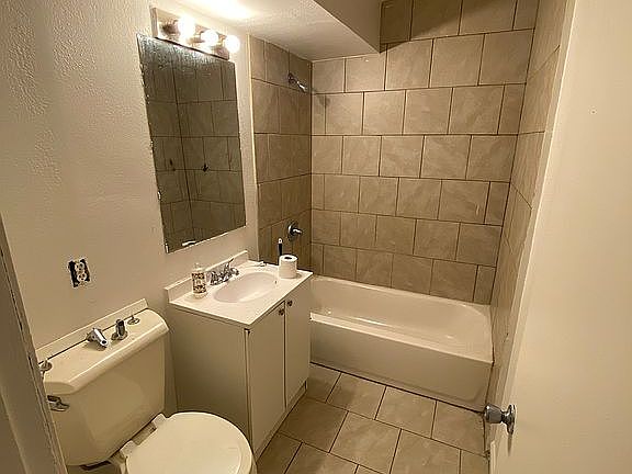 5th image of 2623 S 7th St #2623-A