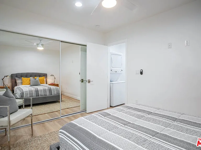 6244 De Longpre Ave #14 — Photo 22