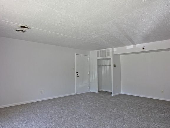 5th image of 2630 Wagon Dr APT 3C