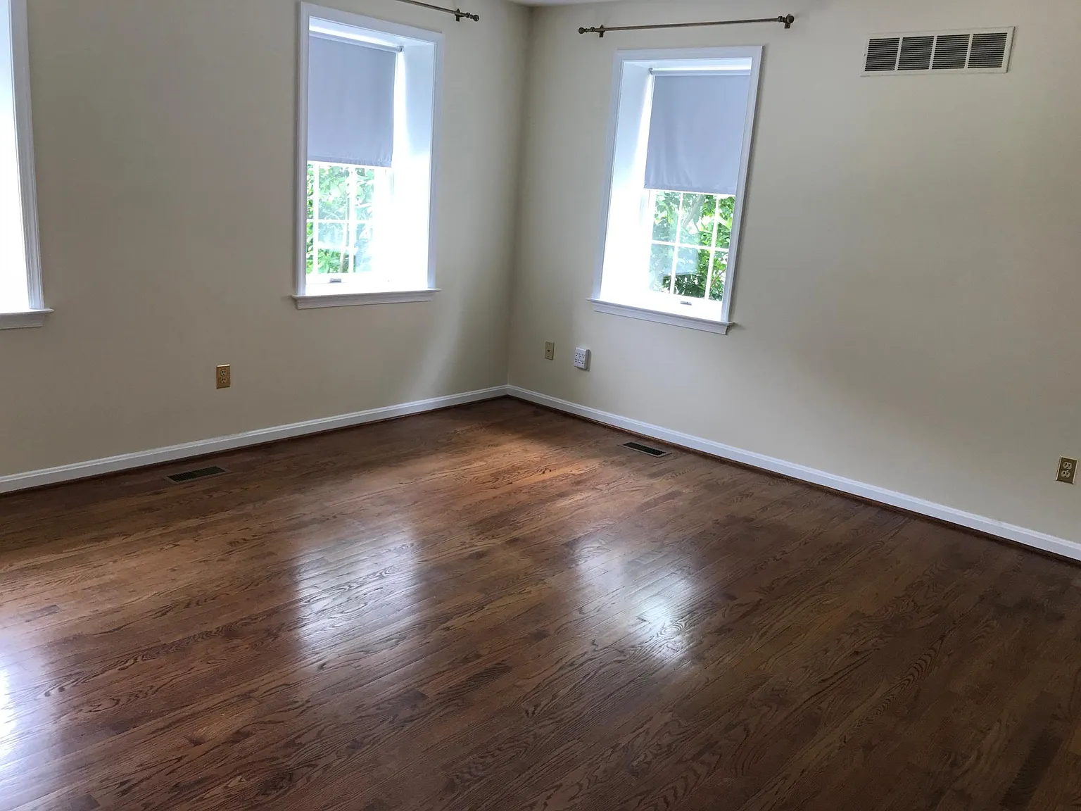 216 Ashland Rd — Photo 3