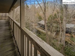 286 River View Ln, Blowing Rock, NC 28605