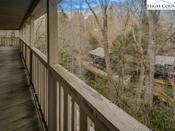 286 River View Lane, Blowing Rock, NC 28605