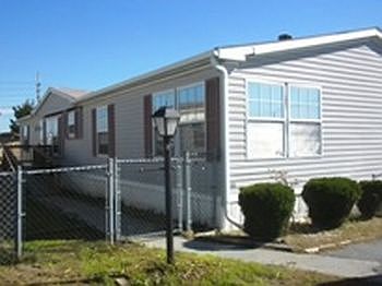 Crown Ct front yard.jpg