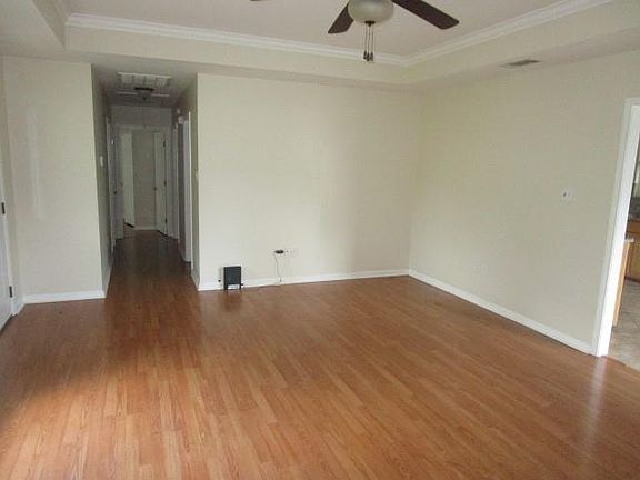 4th image of 42030 Shadow Creek Ave