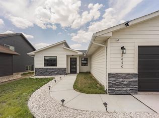 5620 E Brennan Dr, Sioux Falls, SD 57110