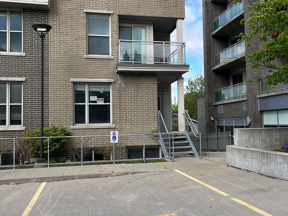 62 Balsam St N #T101