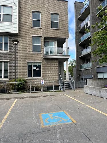 62 Balsam St N Photo 1