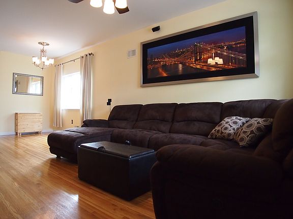 4th image of 350 Cromwell Ave