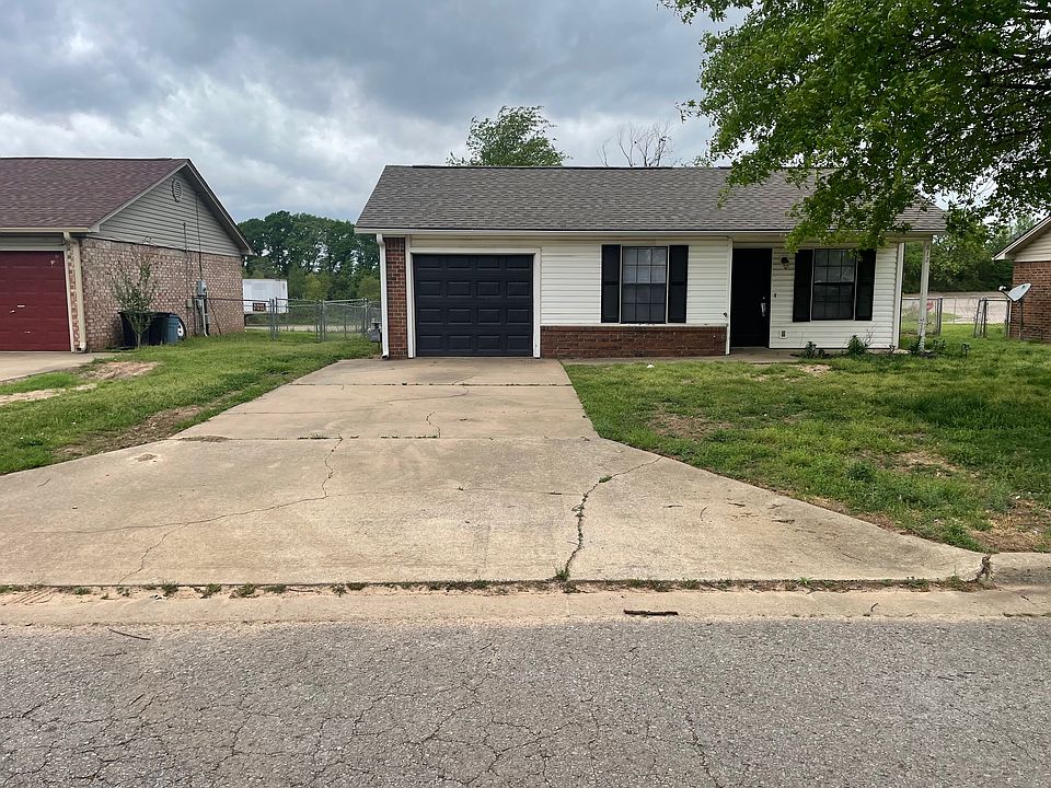 1st image of 812 S 38th St