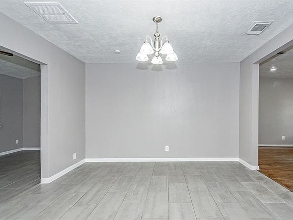 4th image of 752 Dezso Dr
