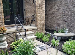 34028 Jesica Ln, New Boston, MI 48164