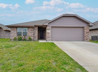 124 Willowbend Loop, Mabank, TX 75147