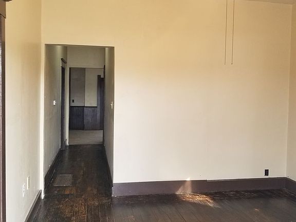 5th image of 224 Iowa St