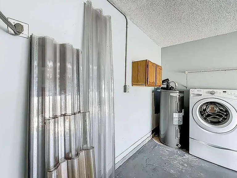 274 NE Glentry Ave — Photo 30