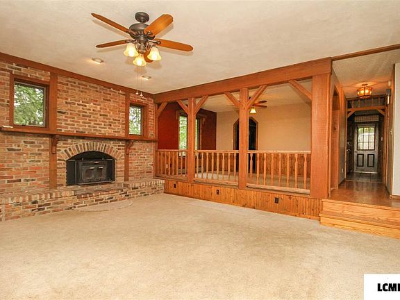 3rd image of 10 Grand Oak Dr