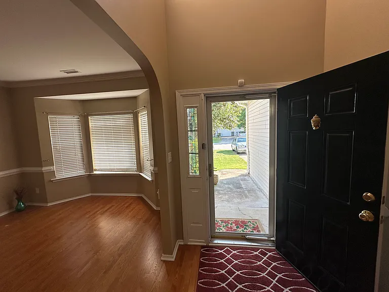 404 Treybrooke Dr — Photo 12