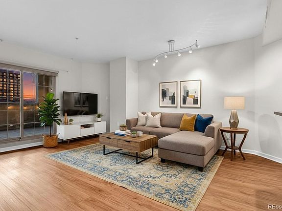 2nd image of 925 N Lincoln Street #3C