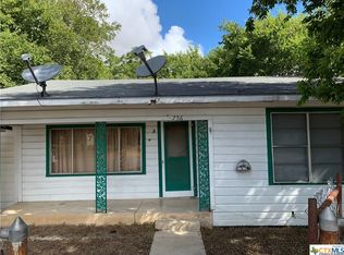 756 Medlin St, Seguin, TX 78155
