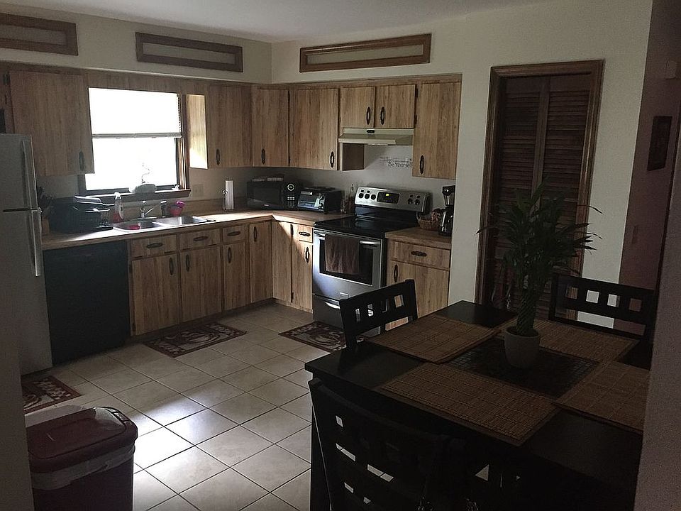 2nd image of 208 Angeles Rd