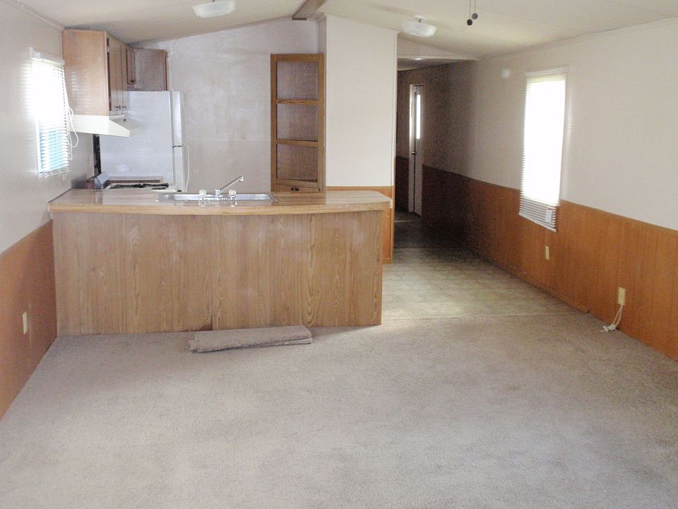 2nd image of 2524 Commonwealth Dr Lot 4