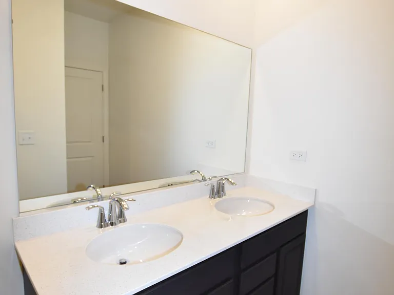 2945 Showplace Dr — Photo 42