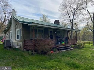 42 Five Points Rd, Mertztown, PA 19539