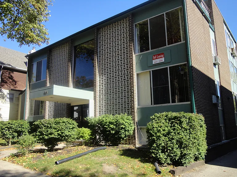 Varsity Management - 515 Walnut — Photo 63