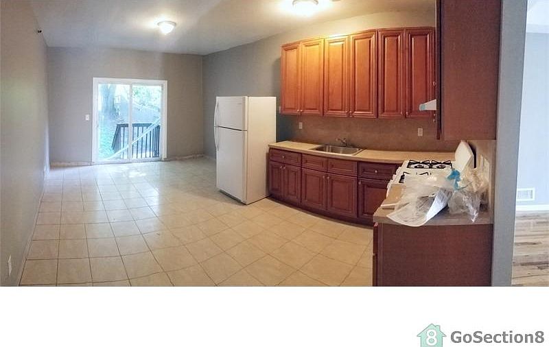 1st image of 124B Hendricks Ave #2