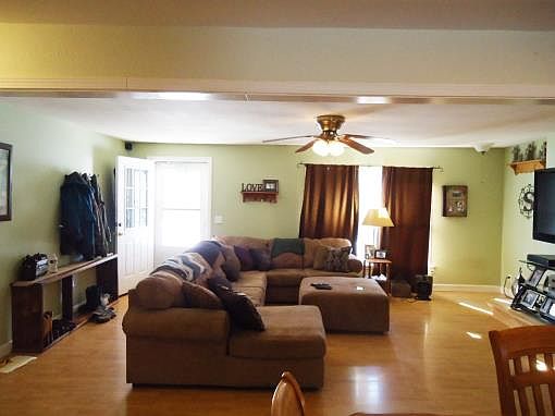 2nd image of 136 Silverwood Ln