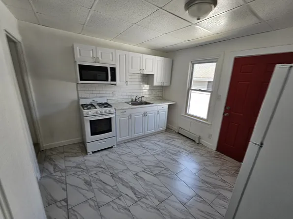 625 W Broad St #B, Gibbstown, NJ 08027