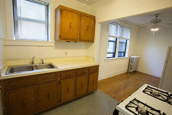 Ellis Court — Photo 37