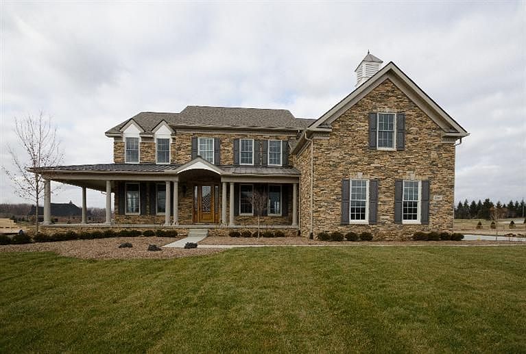 1st image of 2060 Hackamore Dr