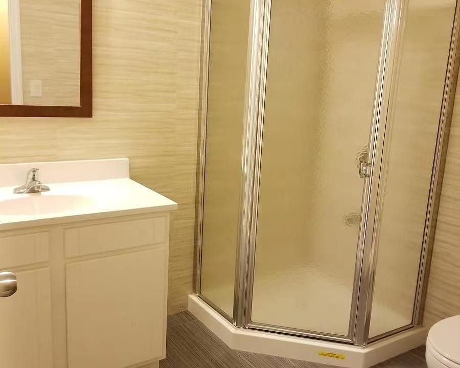 1st image of 349 Park Cres Floor 3