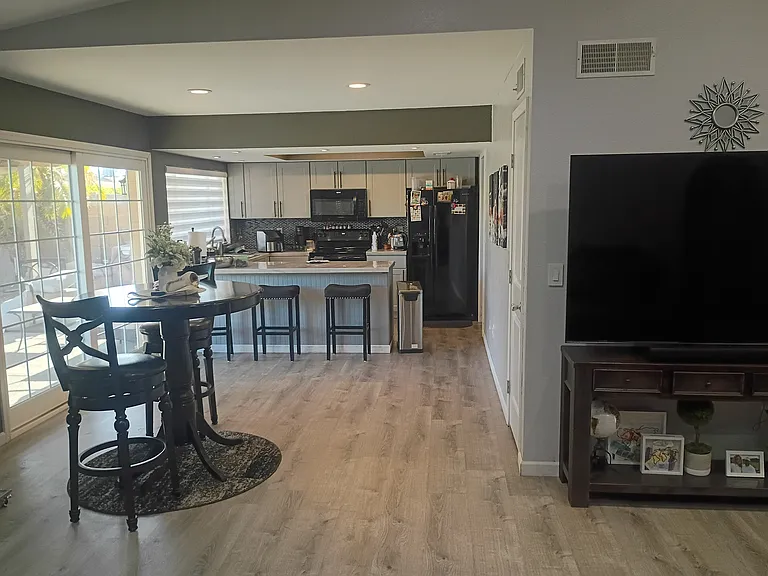 905 W Cheyenne Dr — Photo 8