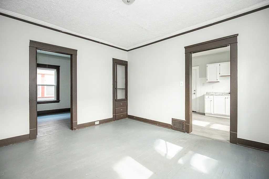 4 bed, $1,275 — Photo 2