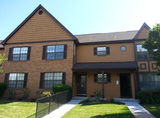 8 Barclay Ct, Lawrence, NJ 08648