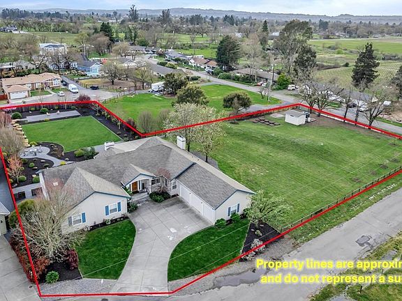 4th image of 4462 Regent Court