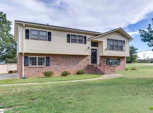 100 Whitestone Ave, Mauldin, SC 29662