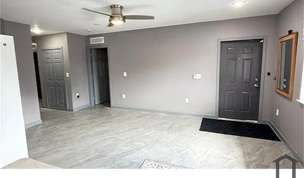 2057 Washington Ave #2 — Photo 24