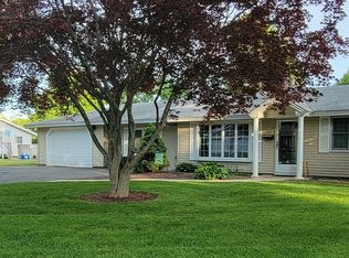 1 Curwen Rd, Peabody, MA 01960