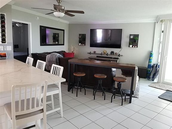 5th image of 333 NE 21st Ave APT 618