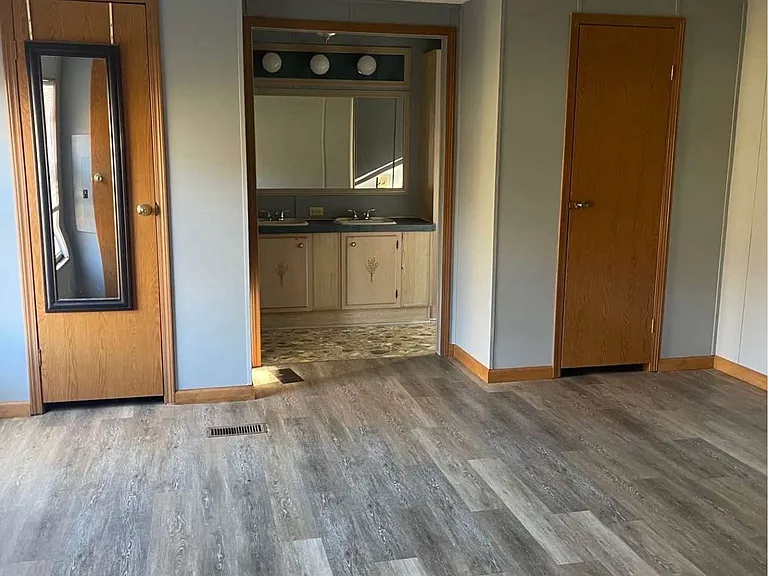 1430 Highway 30 E — Photo 6