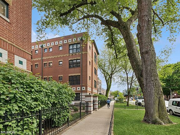 2nd image of 3721 N Sheffield Ave APT B2