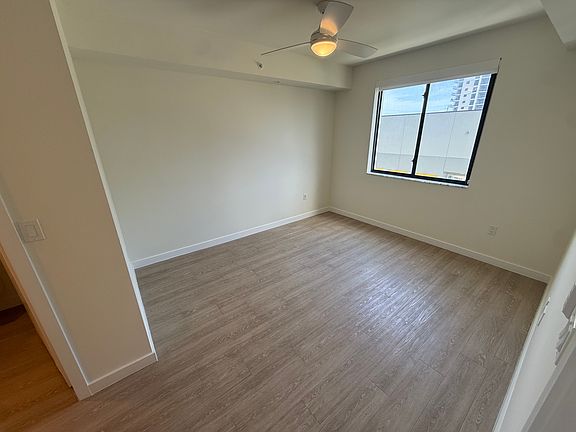 3rd image of 2505 NE 193rd St #310