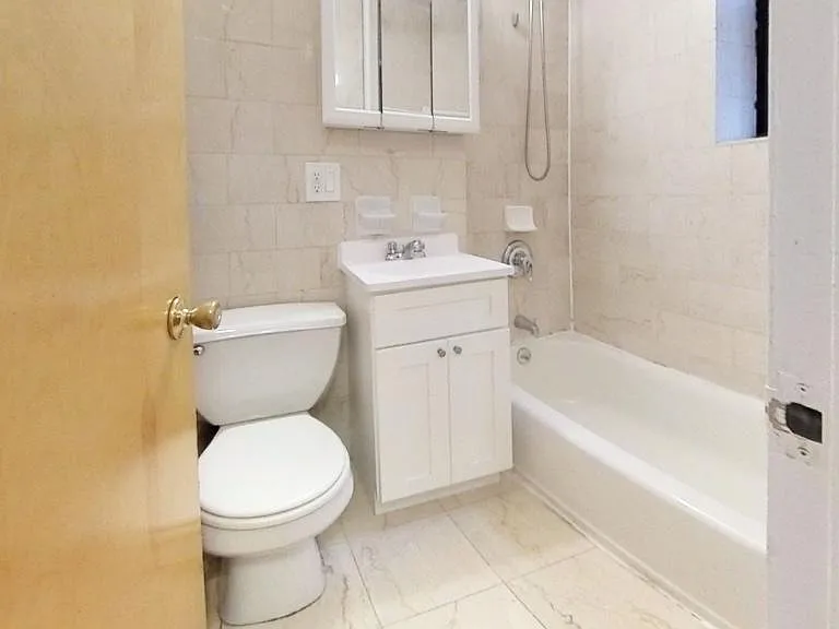 445 E 85th St #3D — Photo 4