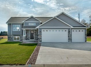 703 Hickory St SW, Isanti, MN 55040