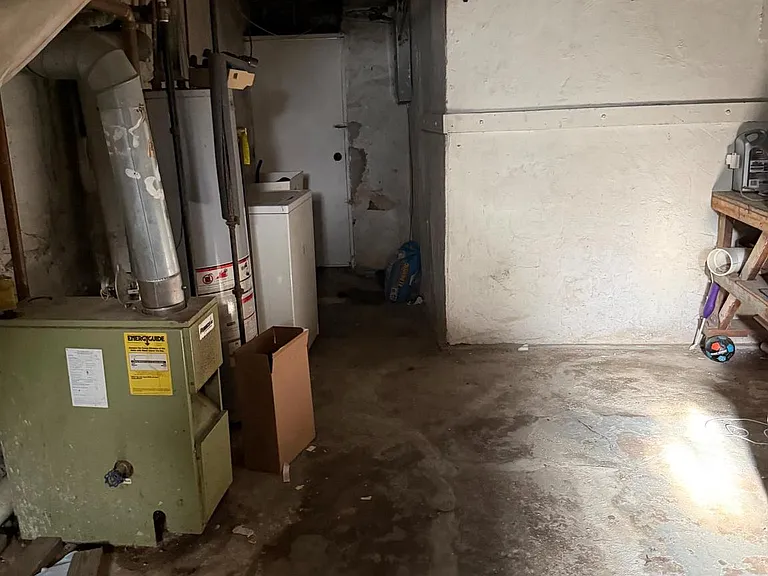 411 Timberlake Rd — Photo 13