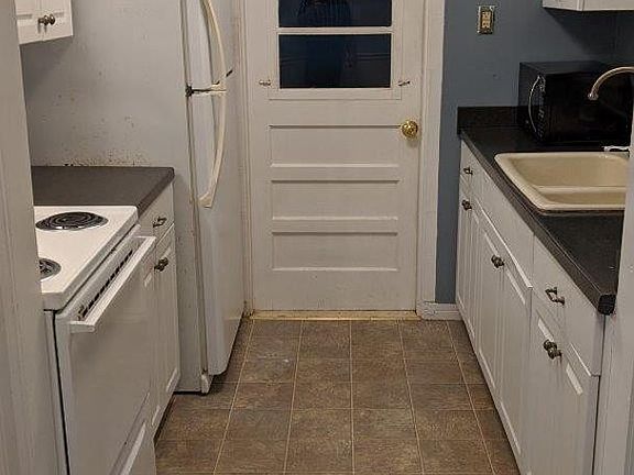 4th image of 710 Oak Terrace Ln